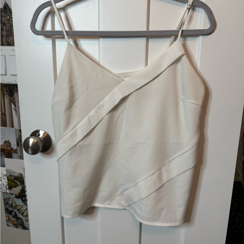 Cute white top! Size M. The brand is June & Hudson. Double lined!